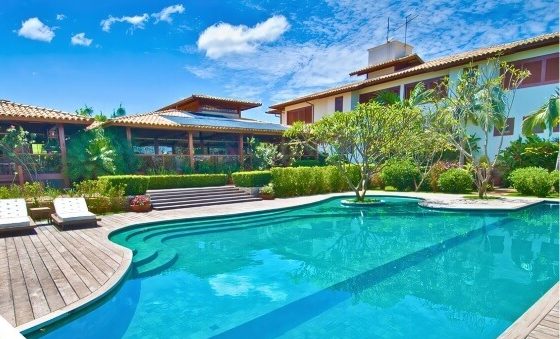 4-unique-features-of-green-sukabumi-stone-for-luxury-pools-2